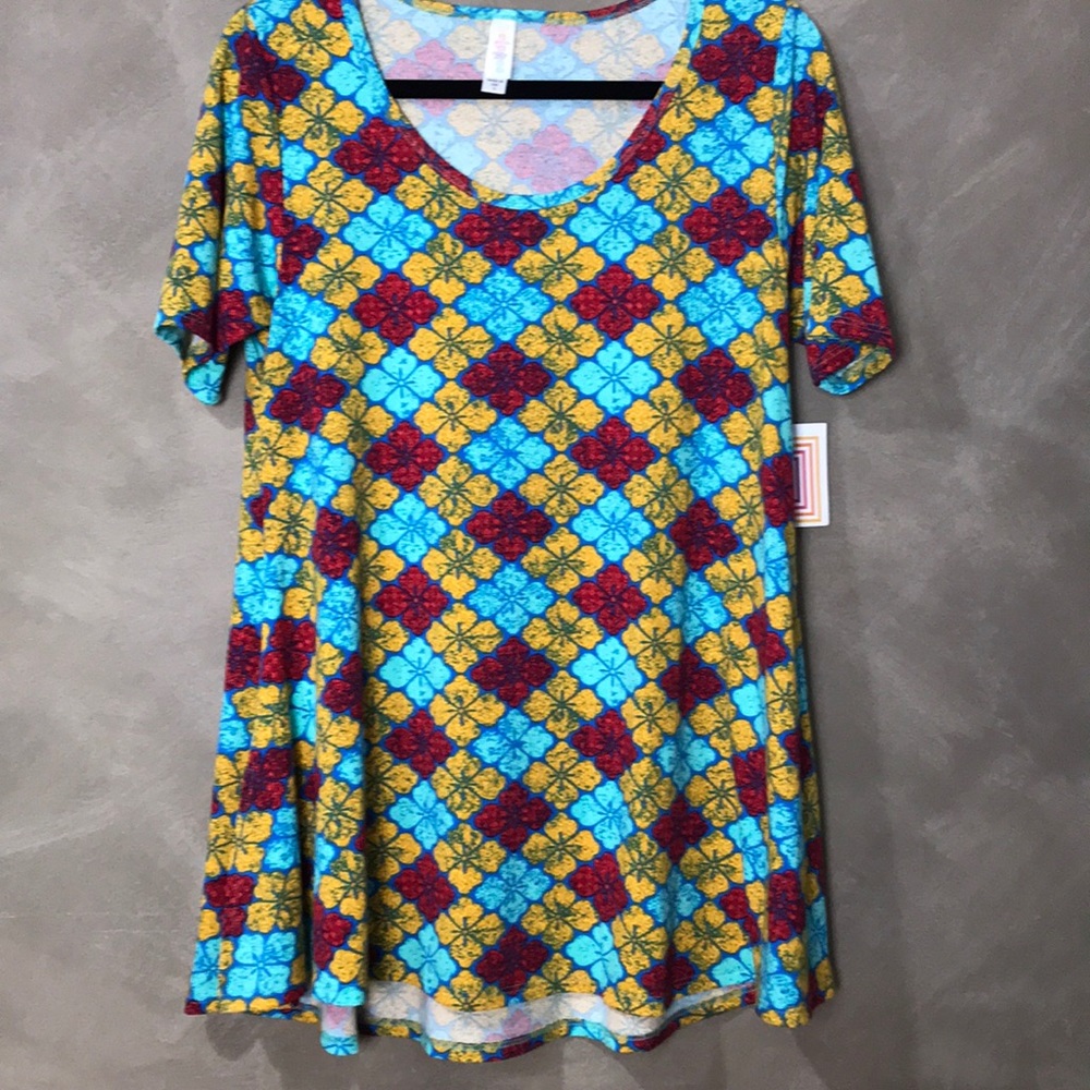 Fun fun fun LuLaRoe perfect t